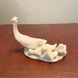 Vintage Lladro Mother Goose & Goslings Figurine